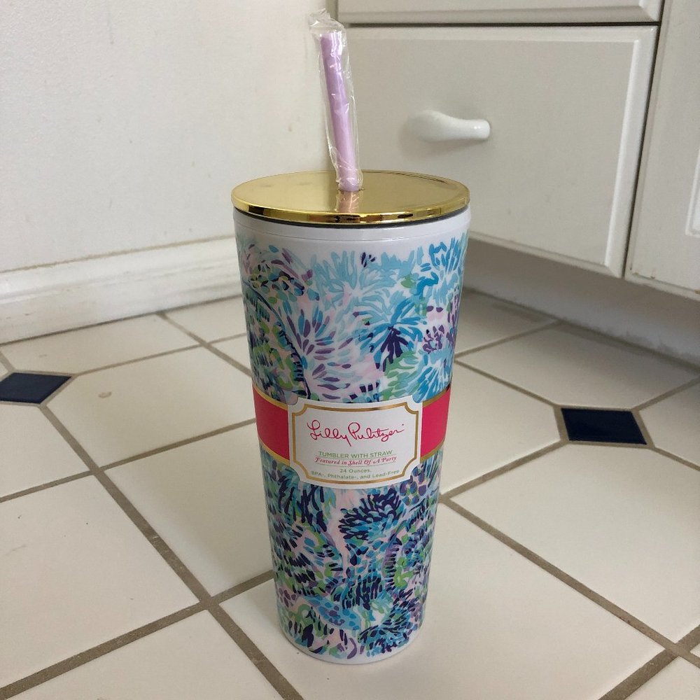🚫SOLD🚫 Lilly Pulitzer 'Shell of a Party' Tumbler w/ Straw
